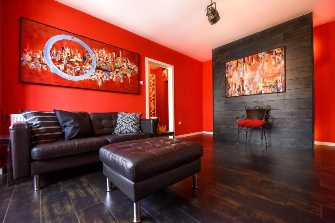 Downtown Oasis: Central Apartments With Cozy Charm بوخارست المظهر الخارجي الصورة