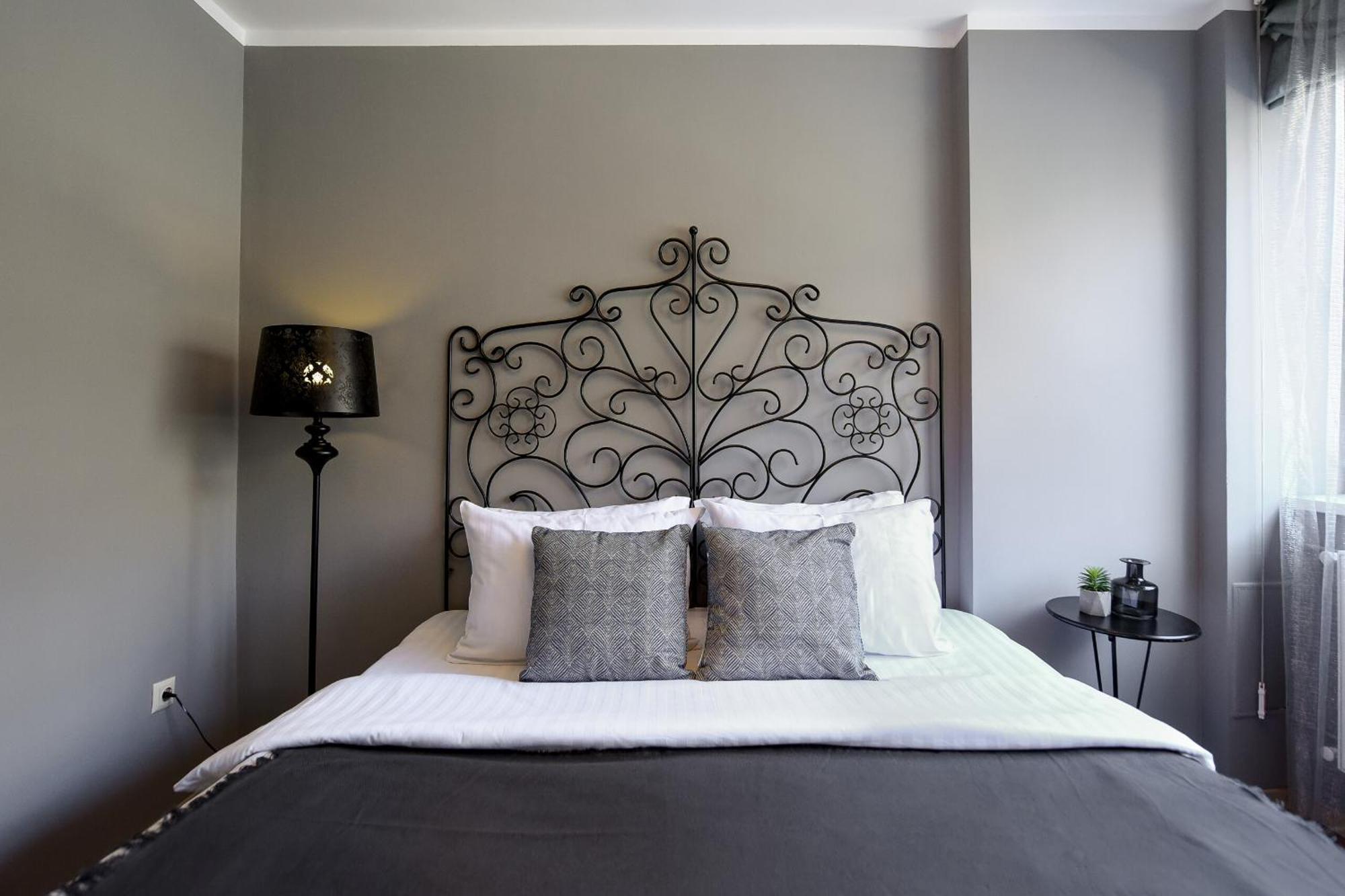 Downtown Oasis: Central Apartments With Cozy Charm بوخارست المظهر الخارجي الصورة