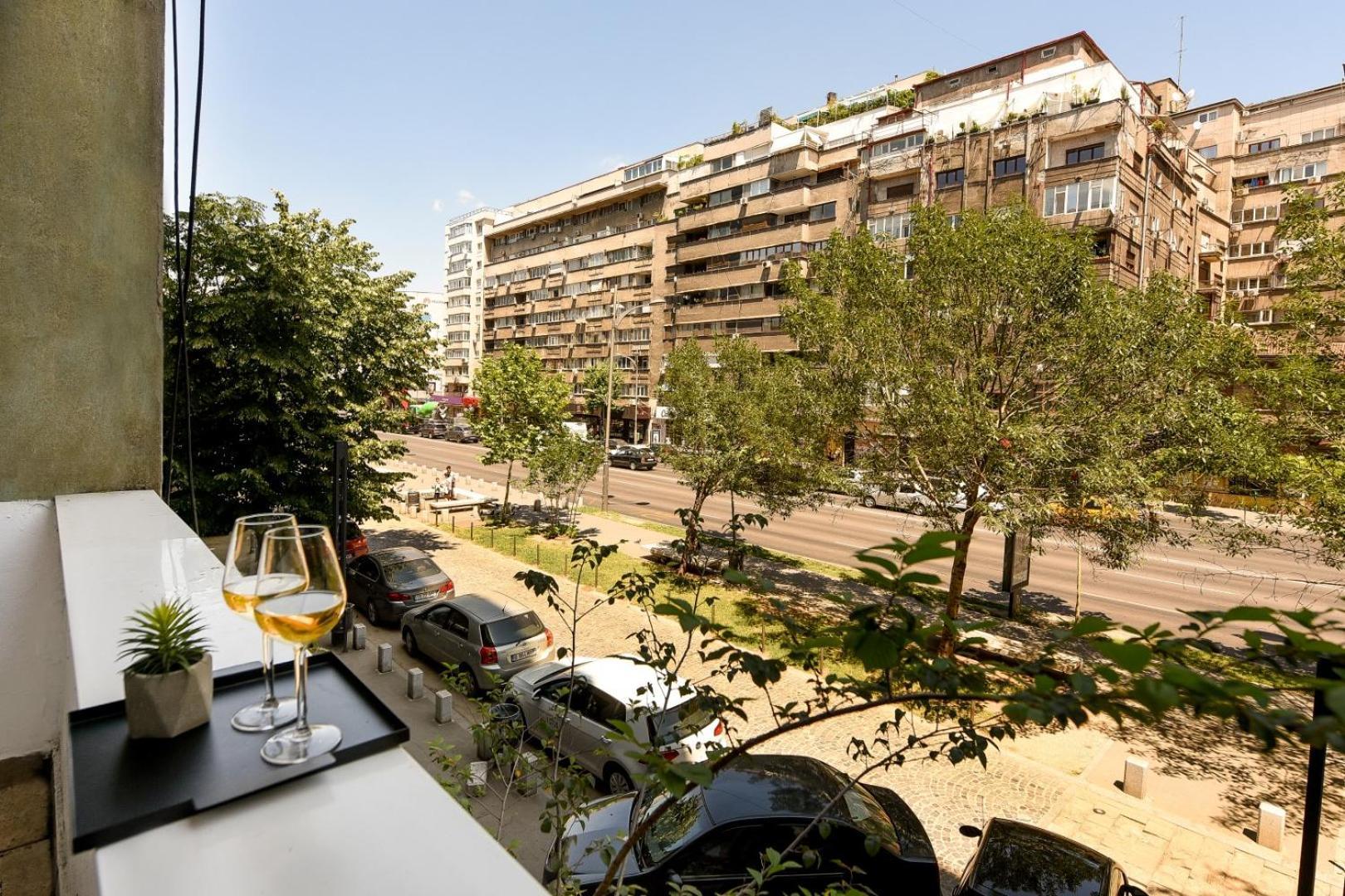 Downtown Oasis: Central Apartments With Cozy Charm بوخارست المظهر الخارجي الصورة